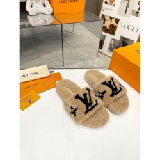 Louis Vuitton Slippers